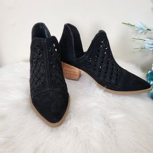 BP black leather suede pointed toe booties size 7